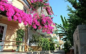Minoica Beach Apartments